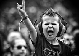Kid Likes Some Ozzy Metal Kid Boy Horns High Ozzy Osbourne Concert Mohawk Kid Rock Foto Di Bambini Piccoli Divertenti Copertine Degli Album