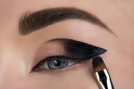 You get a smaller canvas to work with, but this also means any mistakes made will not be amplified and obvious. How To Apply Black Eyeshadow For Beginners