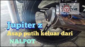 4 penyebab dan cara mengatasi knalpot ngebul volume oli yang berlebihan setiap produsen sepeda motor telah menetapkan kapasitas mesin dalam menampung oli. Jupiter Z Keluar Asap Putih Dari Knalpot Youtube
