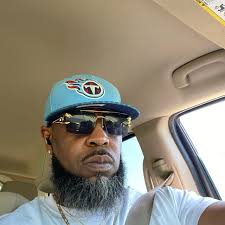 She talks down to her own race. 🤦🏽‍♀️