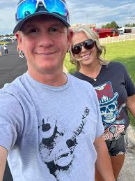 Time enough between Friday Garage Sales and Saturday Sales to hit up  #dwightyoakam and #TheMavericks