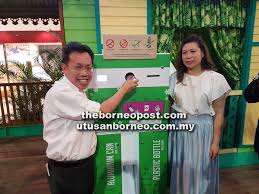Pencemaran eco simbol alam sekitar logo bumi kitar semula persekitaran simpan membazir penjagaan ekologi kitar semula. Mesin Layan Diri Kitar Semula Tin Botol Dilancar Di The Spring Utusan Borneo Online
