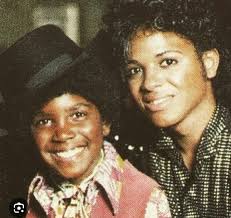 Guys can we please stop saying our defense is old aint but 3 guys 30 and  over thats starting.....this defense is not old its just not good its a  difference