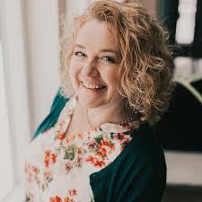 Maryann Walker's Instagram, Twitter & Facebook