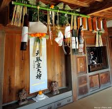 Traditional Japanese New Year Decorations Kagamimochi Japanese New Year Japanese Traditional New Years Decorations