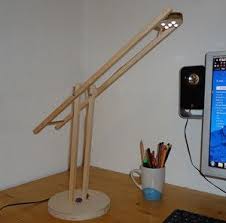 Spezielle fotografie mit optimierten tiefen und lichter machen dieses kunstwerk einzigartig. Basteln Mit Holz Lampe Selber Bauen Schreibtischlampe Led Basteln Mit Holz