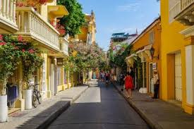 Cartagena ist eine hafenstadt jahrhundert gegründete ummauerte altstadt mit großen plätzen, kopfsteinpflasterstraßen und. Cartagena De Indias Die Schonste Kolonialstadt Kolumbiens Oceans And Mountains