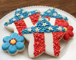 Floral Star Cookie Now We Have All Seen This Adorable Star Flag Design But Have You Ever Seen Little Flowers M Summer Cookies Cookie Decorating Star Cookies