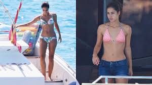 Xisca perello travaille donc dans une compagnie d'assurance à palma de majorque. Xisca Perello Cheering Rafael Nadal