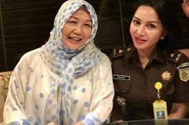Indonesia corruption watch (icw) menyesalkan hukuman eks jaksa pinangki sirna malasari di kasus korupsi dan pencucian uang berkurang menjadi empat tahun penjara. Akibat Djoktjan Penjara Menanti Oknum Jaksa Pinangki Hukum