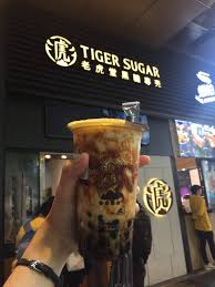 Nazmi irfan performing his new single, kau yang satu. Bonaintan