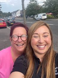 A “latte” thanks to Roberta Jordan and Pamela McNeill for hosting a  brilliant Big Coffee Break! ☕️ 👏 The wonderful neighbours innovatively  transformed the end of their driveways into a cosy corner
