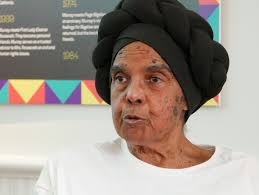 Have you seen this artistic photo of Peggy Holmes, stored amongst Pauli's  archives at Schlesinger Library? 💖 Peg, who was Pauli's first love, was an  inspiring and intellectual companion. In Song in