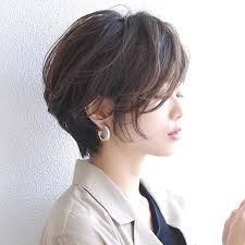 短めボブでさっぱり クール ピュアがミックスされたヘアスタイル特集 folk ヘアスタイリング ヘアスタイル ボブ ヘアスタイル