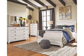 Willowton 5 Piece Queen Master Bedroom Ashley Furniture Homestore Bedroom Sets Rustic Living Room Shabby Chic Bedrooms