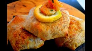 Recette De Mini Pastilla Au Poulet Et Aux Fruits De Mer Youtube