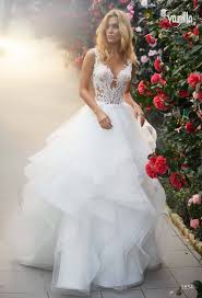 Robe de mariée originale longue organza perles moderne. Robe De Mariee En Organza Dentelle Et Tulle Cristal Modele Vs 1854 Vente De Robe De Mariee A Saint Mitre Les Remparts Mariella