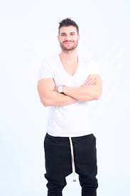 Fotografie via contul de facebook insula iubirii. Andi Noua IspitÄƒ MasculinÄƒ De La Insula Iubirii Isi Deshide Sufletul Am O Familie Foarte UnitÄƒ Si Am Realizat Multe Lucruri In ViaÅ£Äƒ De Care Sunt Mandru Antena 1