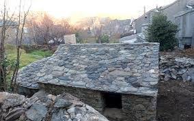Resultat De Recherche D Images Pour Toit De Lauze Albanie Maisons De Pierre Toit Albanie