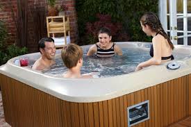Whirlpool kaufen 2020 jacuzzi vergleich sprudelbecken aufblasbar testen sie selbst outdoor im garten aufstellen softub günstig finden 2 personen. Jacuzzi Preise Wie Teuer Ist Ein Jacuzzi Outdoor Whirlpool