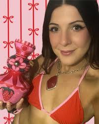 Danielle Cook (@danielle.iscooked) • Instagram photos and videos