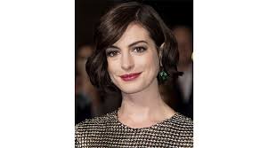 Having short hair means foregoing typical long styles like braiding or updos, but that doesn't mean you don't have a variety of hip and beautiful style options. How To S Wiki 88 How To Style Short Hair For Party