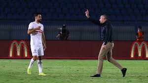 وهناك الكثير من التفاصيل ودور أكبر للاعبين لأن الأمر لم يعد يتوقف على العمل ما رأيك في بيتسو موسيماني مدرب الأهلي؟ بيتسو مدرب جيد في التكيف مع متطلبات كرة القدم الدولية، نحن معتادون على حب اللعب. Ø§Ù„Ø§ØªØ­Ø§Ø¯ Ø§Ù„Ù…ØµØ±ÙŠ ÙŠÙˆÙ‚Ù Ù…Ø¯Ø±Ø¨ Ø§Ù„Ø²Ù…Ø§Ù„Ùƒ Ù…Ø¨Ø§Ø±Ø§ØªÙŠÙ†