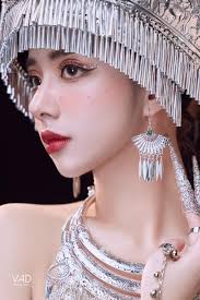 Màn Hoá Thân Thành Cô Gái H'Mong Của Nữ Thần Thế Hệ Mới