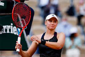 Казашка елена рыбакина уверенно обыграла американку шелби роджерс со счётом 6:1 6:4 и вышла в 1/8 финала на уимблдоне. Elena Rybakina Vynesla Serenu Na Rg Ona Rodilas V Moskve No Igraet Za Kazahstan Eto Put Mnogih Talantov Potomu Chto V Rossii Net Deneg S Miru Po Nitke Blogi Sports Ru