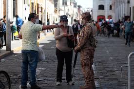 El sistema de salud de la región arequipa se prepara para atender a por lo menos 1 300 pacientes positivos con coronavirus en los próximos meses. Sirvio De Algo La Cuarentena Focalizada En Arequipa Encuentro