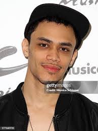 Kelly Rausch's Instagram, Twitter & Facebook