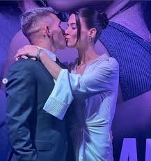 Gala aşkları! Devrim Özkan ile Lucas Torreriadan dudak dudağa poz