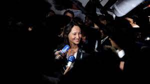 Échecs politiques, polémiques … cet été est donc l'occasion pour elle de recharger ses au programme : Francoise Degois La Journaliste Qui Brouille Les Cartes L Express