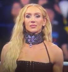 I due wondering who dey give mad women belle but it's clear to me now😂 but  why will you even be playing with her in the first place?