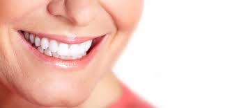 S'y habituer peut ainsi être difficile pour certains, d'abord en raison de la gêne occasionnée les premiers jours mais aussi une prothèse dentaire a un premier inconvénient : Remplacer Les Dents Avec Des Protheses Immediates