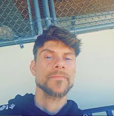 Chinazaram (@Chinazaram98161)