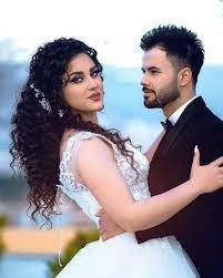Pin By Melanie Coronel On Classy Couples Pre Wedding Photoshoot Outdoor Indian Wedding Photography Bride Hairstyles
