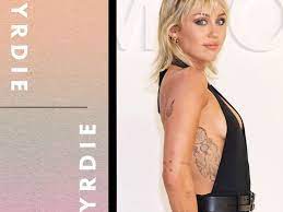 Peeling is normal (to an extent) but that doesn't mean you should peel it yourself. How To Properly Care For A Peeling Tattoo