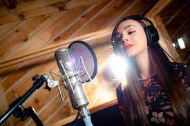 Vocal Recording: 10 Tips For A Successful Studio Session – Berklee Online  Take Note