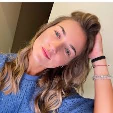 Michele Moroz's Instagram, Twitter & Facebook