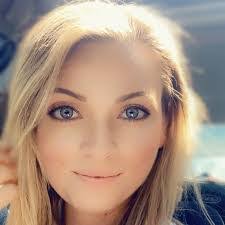 Lauren Pfaff's Instagram, Twitter & Facebook