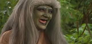 Artis legendaris farida pasha merupakan pemeran dari tokoh mak lampir di serial legendaris misteri gunung merapi yang tayang pada 20 tahun silam. Hwg7tfhhvmogrm