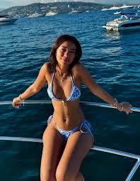 Aimee Jai Hall - Free pics, galleries & more at Babepedia