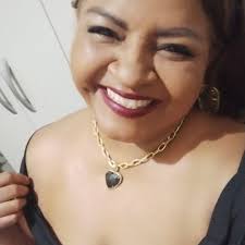 Last night at the Chateau Marmont was so special. Every Smiler in the room  was handpicked, and it meant the world to hear you all singing along to new  and unreleased music.