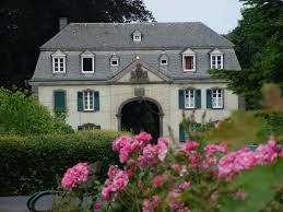 2.400 euro hat der bad honnefer gospelchor `n joy an haus heisterbach gespendet. Haus Heisterbach 02 Mapio Net