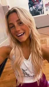 Kellie Burch's Instagram, Twitter & Facebook