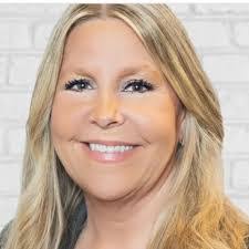 Michelle Pate's Instagram, Twitter & Facebook