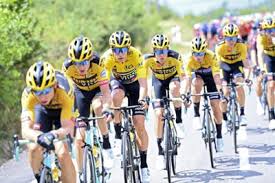 The belgian rode almost the entire final climb in front of yellow jersey carrier primoz roglic and also won the sprint for third place. Wout Van Aert Maakt Opnieuw Indruk Als Knecht Tom Dumoulin Het Nieuwsblad Mobile