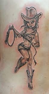 See more ideas about cowgirl tattoos, cowgirl, pin up girls. Cowgirl Pin Up Tattoo Hat Mareva Lady Tattooer