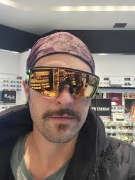 Do you like Oakley Metas?